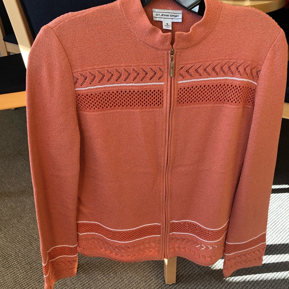 St. John adorable zip up sweater.